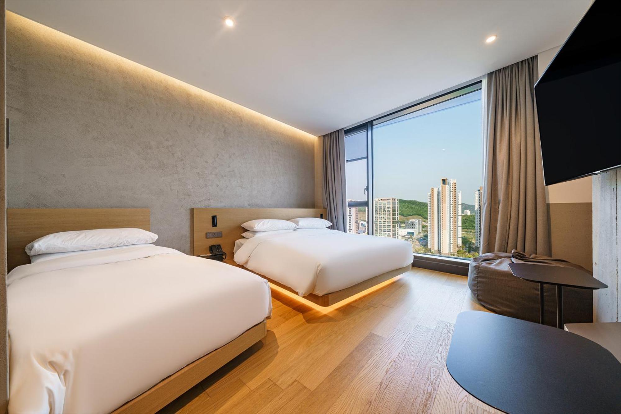 Take Seoul Hotel 4*