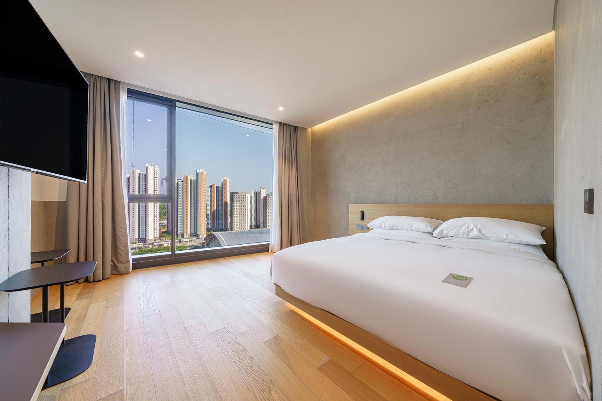Take Seoul Hotel