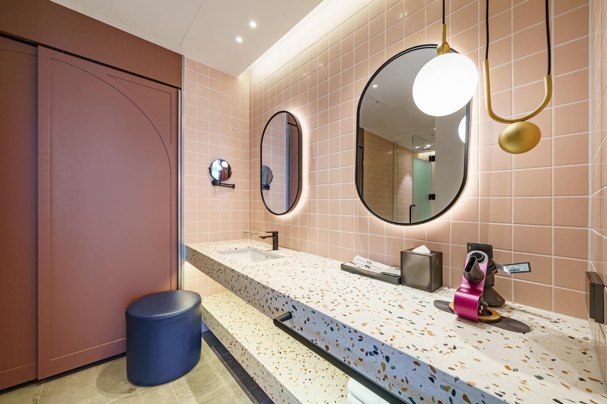 Take Seoul Hotel 4*
